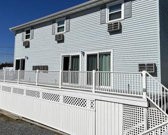 Wave Villa - Chincoteague - Building