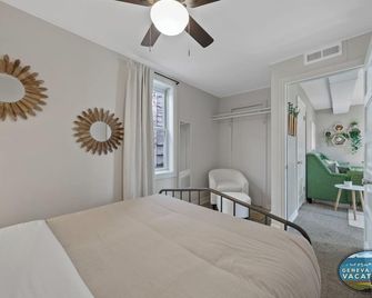 Broad St Earth Suite |Amazing Location in the Heart of Town |Parking Available |King & Queen Bedroom - Lake Geneva - Bedroom