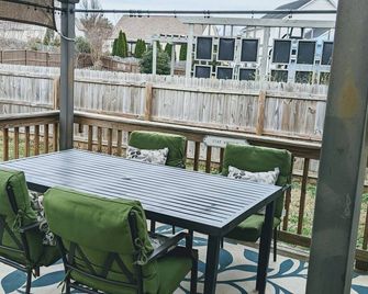 Sweet Family Home, comfy and casual - Spring Hill - Balcon