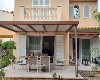 Villa Jazmin Cala Bona near the beach - Cala Bona - Patio