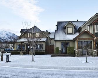Wanaka Luxury Apartments - Wanaka - Gebäude