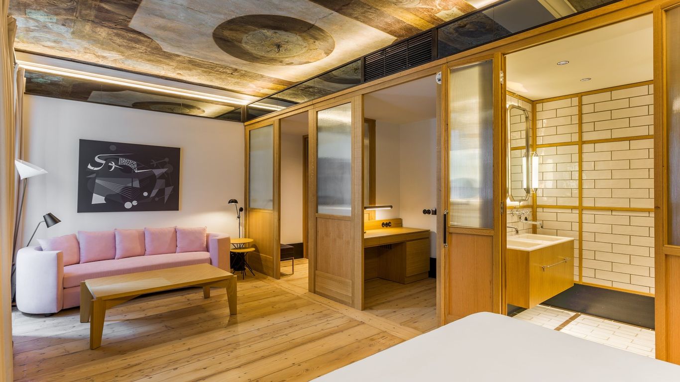 ذا وينجز هوتلز كوليكشن