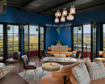 The Gordon Hotel - Eugene - Lounge