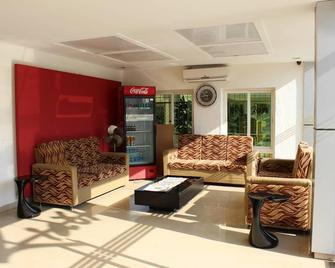 Ziara Hotel - Kadapa - Sala de estar