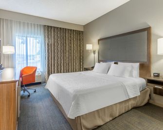 Hampton Inn Eau Claire - Eau Claire - Schlafzimmer