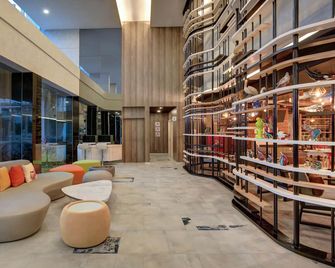 ibis Styles Makassar Sam Ratulangi - מקאסר - טרקלין