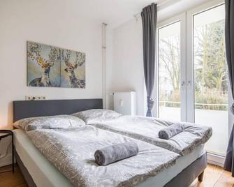 Schickes zwei Zimmer Apartment Kostenl Parkm auf der Strasse - Hamburg - Schlafzimmer