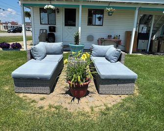 Mari-Anne Motel - Hampton - Patio