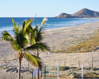 Cerritos Beach Palace Casa Gaia and Studio Gaia - El Pescadero - Strand