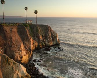 Shore Cliff Hotel - Pismo Beach