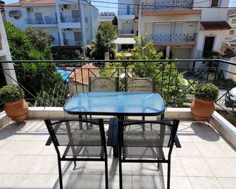 Anris & Dianas Dom - In A Quiet Part Of The Center And Sterile - Kallithea - Balcony