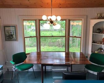Hamptons Farm House near beaches - East Quogue - Comedor