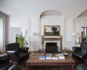 Art Hotel Varese - Varese - Obývací pokoj