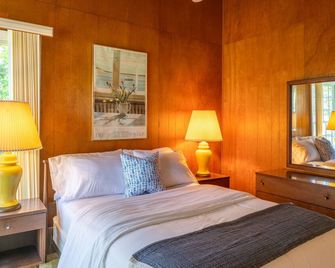 Montauk Escape—3br, 2ba, Steps From The Beach, Bbq Grill, Patio, Outdoor Shower - Montauk - Bedroom