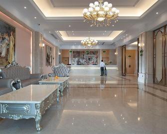 Vienna Classic Hotel Zhangzhou Longchi Center - Zhangzhou - Receptie
