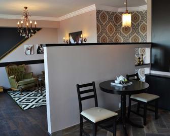 JN Boutique Apartments - Bucharest - Dining room