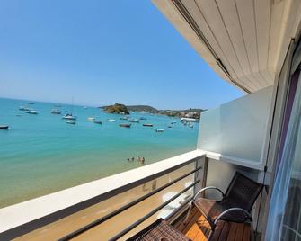 بامبو بوزيوس هوستل - بوزيوس - شرفة