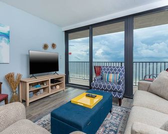 Island Winds East by Brett Robinson Vaca - Gulf Shores - Sala de estar