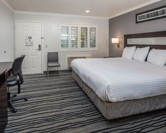 Redwood Creek Inn - Redwood City - Bedroom