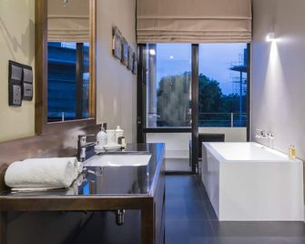 Jetwing Lake - Dambulla - Bathroom