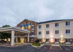 Baymont by Wyndham Waterford/Burlington WI - Waterford - Building