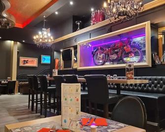 Acotel Confort - Le Pontet - Ресторан