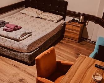 Kule Pansiyon - Bursa - חדר שינה