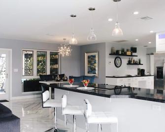 Modern Private Home with Heated Pool - Lighthouse Point - Front desk