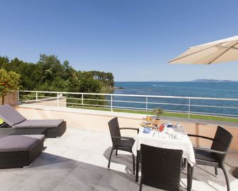 Hotel Villa Domizia - Porto Santo Stefano - Balcón