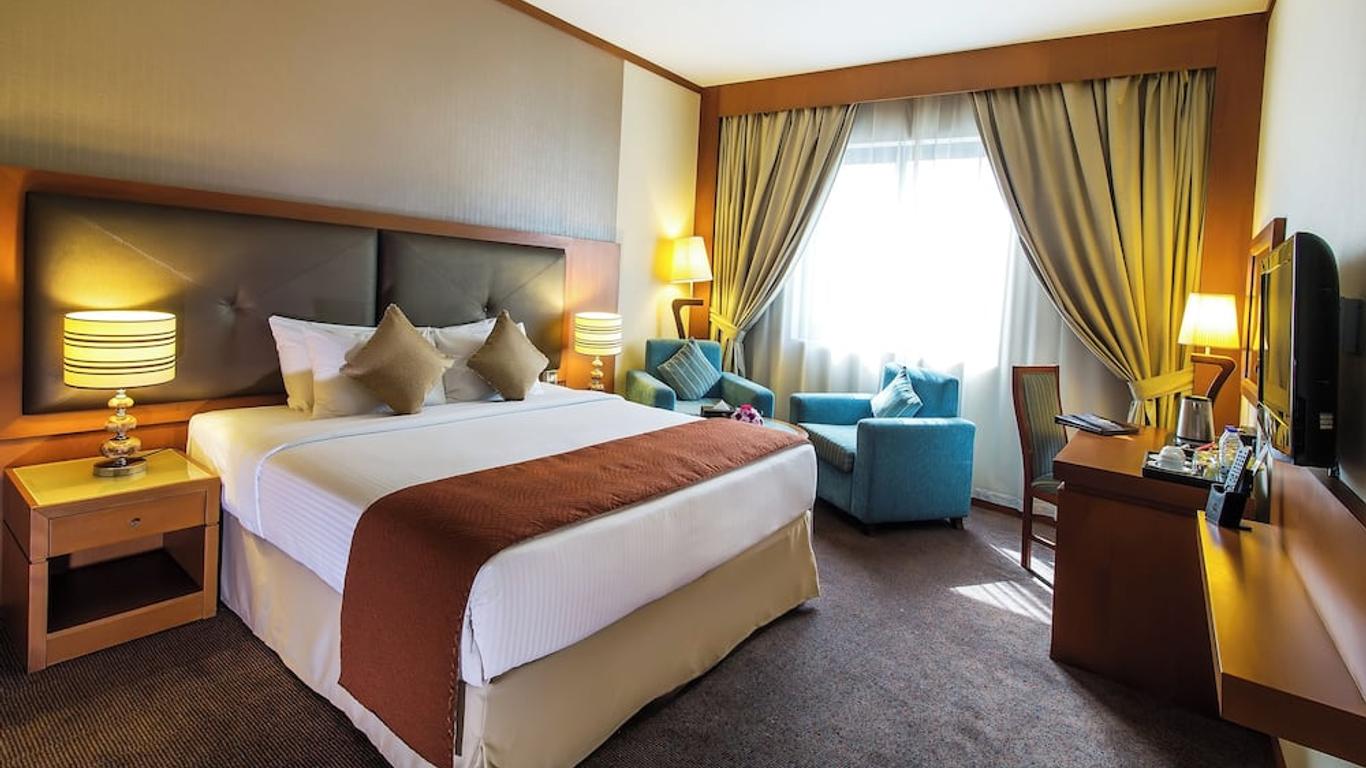 Landmark Summit Hotel