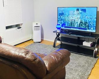 Splendid 3 bedrooms apt in Brooklyn close to public transportation - Brooklyn - Sala de estar