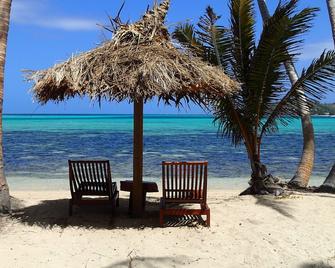 Coconut Beach Resort - Tavewa Island - חוף