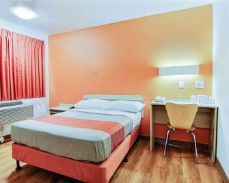 Motel 6 Kingsville Tx - Kingsville - Schlafzimmer