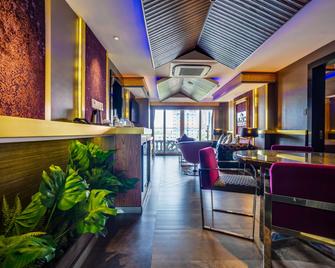 إيه بي سي هوتل - انغيليس سيتي - مطعم