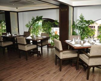 Salida Del Sol Hotel - פאנג'י - מסעדה