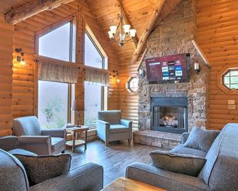 Family Size Cabin with Kitchen, Fireplace, Hot Tub - Millersburg - Sala de estar