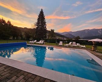 Appartement/fewo, Bad, WC, 2 Schlafräume - Ferienwohnung Blick ins Grüne - Roßleiten - Pool