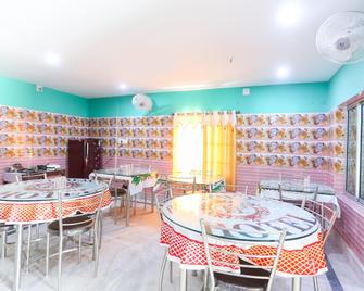 Spot On 61585 Patra Palace - Konark - Restaurante