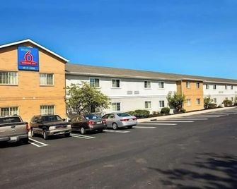 Private Getaway Near Rutgers - East Brunswick - Gebäude
