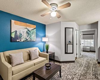 Best Western Fort Wayne Inn & Suites North - פורט ווין - סלון