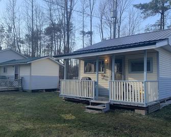 Cozy Cottage - South Bruce Peninsula - Gebouw