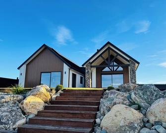 Lake Hood Escape & Private Jetty - Ashburton - Edificio