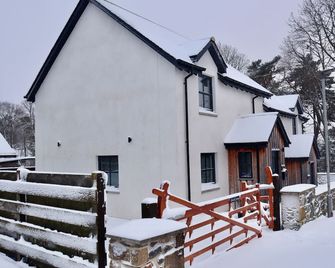 Kilmuir Cottage, Family Friendly, With A Garden In Tomintoul - Ballindalloch - Gebouw