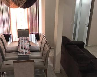 Beach house with gov pool. celso Ramos - Governador Celso Ramos - Restaurant