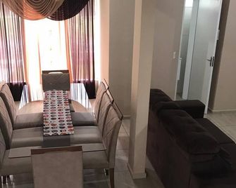 Beach house with gov pool. celso Ramos - غوفرنادور سلسو راموس - مطعم