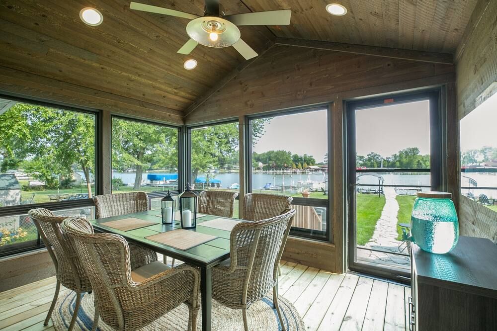 Beautiful Fox River Waterfront House Getaway - McHenry - Jídelna