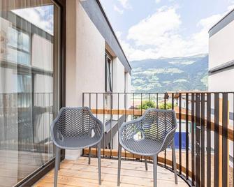 Zillertal Suites Fügen By Alps Resorts - Fugen  - Balcón