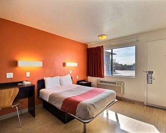 Motel 6-Laredo, Tx - South - Laredo - Bedroom