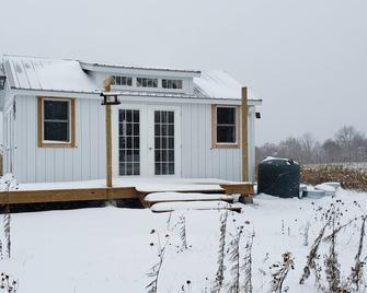 The Firefly stargazer, garden studio. View the night sky from your bed. - Hastings - Edificio