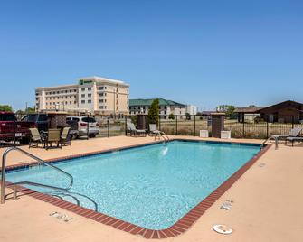 Best Western PLUS Jonesboro Inn & Suites - Jonesboro - Pool